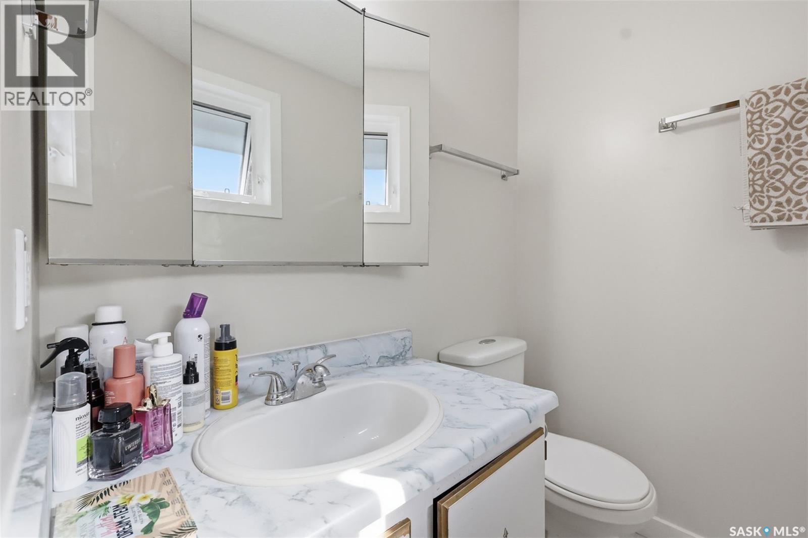 723 Lenore Drive, Saskatoon, SK - Indoor Photo Showing Bathroom