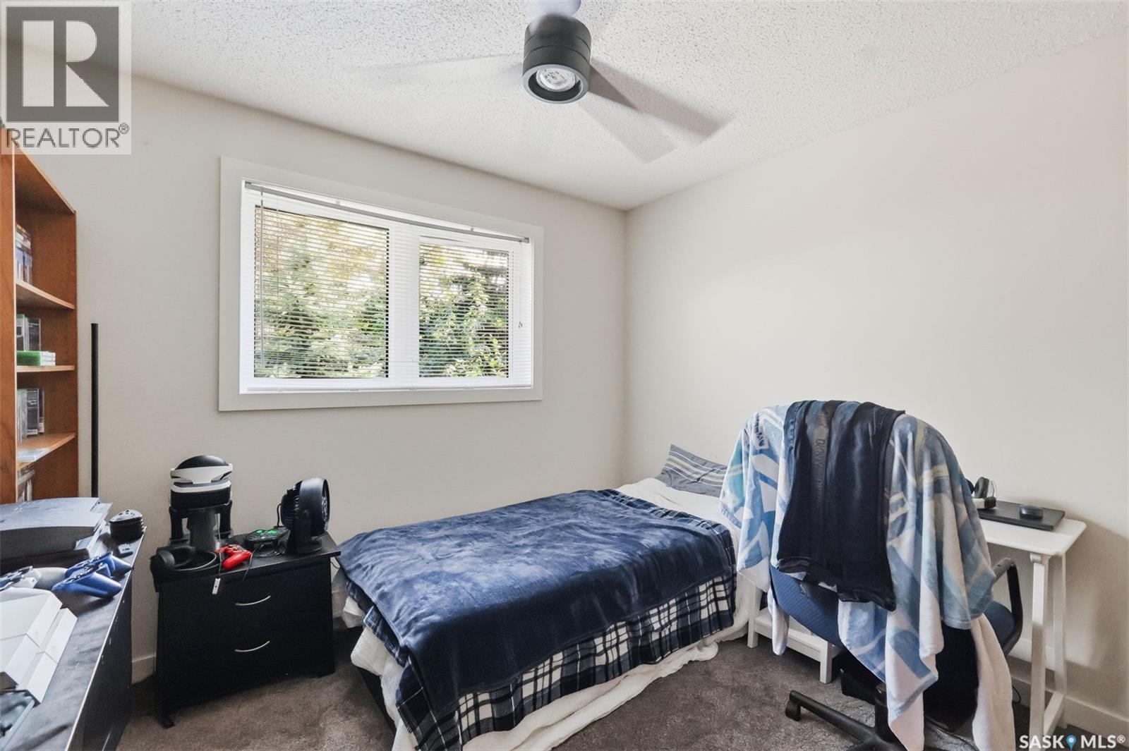 723 Lenore Drive, Saskatoon, SK - Indoor Photo Showing Bedroom