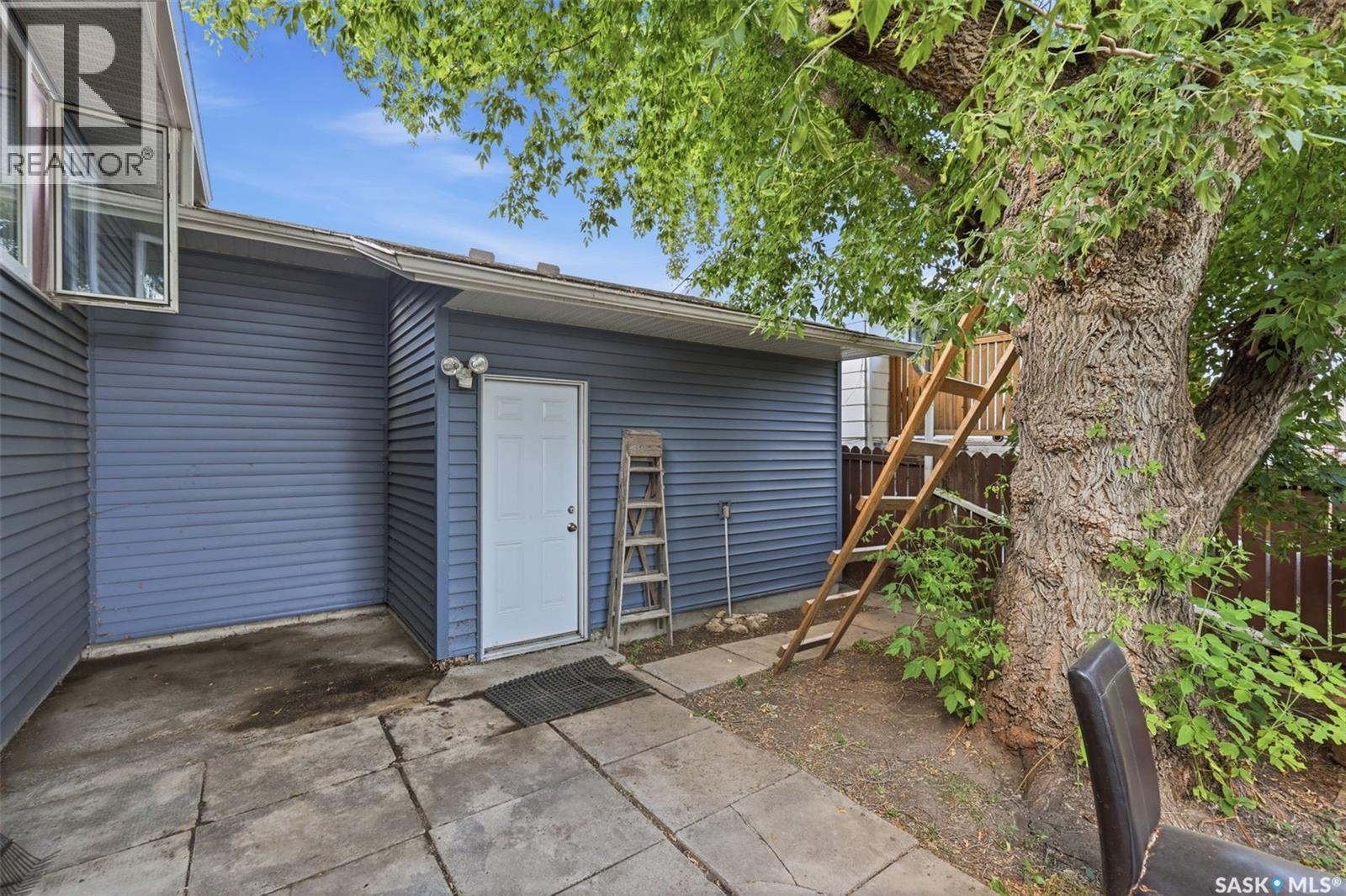 723 Lenore Drive, Saskatoon, SK - Outdoor