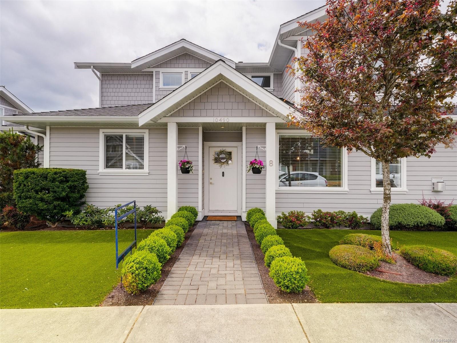#8-10490 Resthaven Dr, Sidney, BC