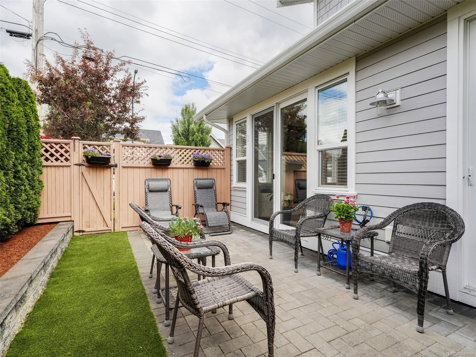 #8-10490 Resthaven Dr, Sidney, BC