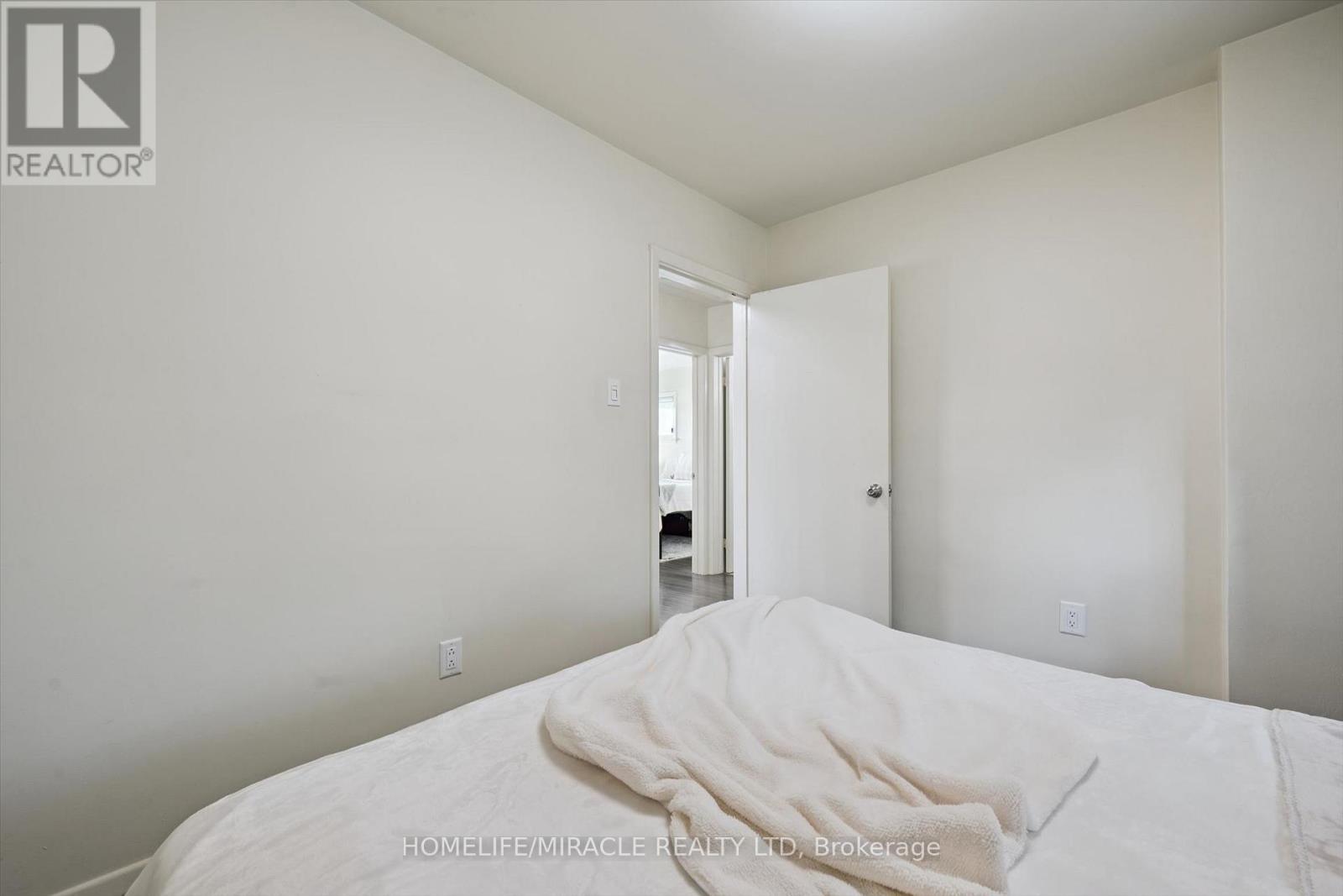 60 Edinburgh Road, Kitchener, ON - Indoor Photo Showing Bedroom
