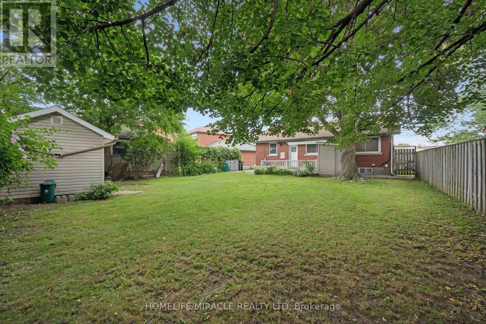 60 Edinburgh Road, Kitchener, ON - Outdoor