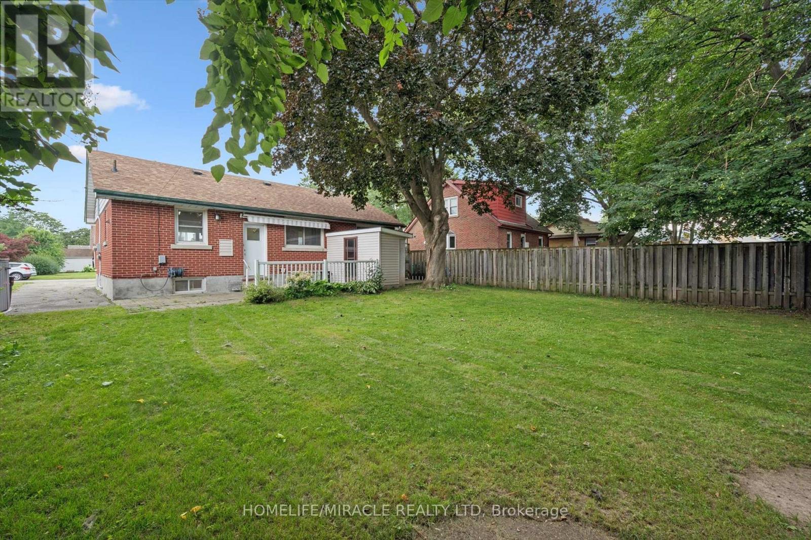 60 Edinburgh Road, Kitchener, ON - Outdoor