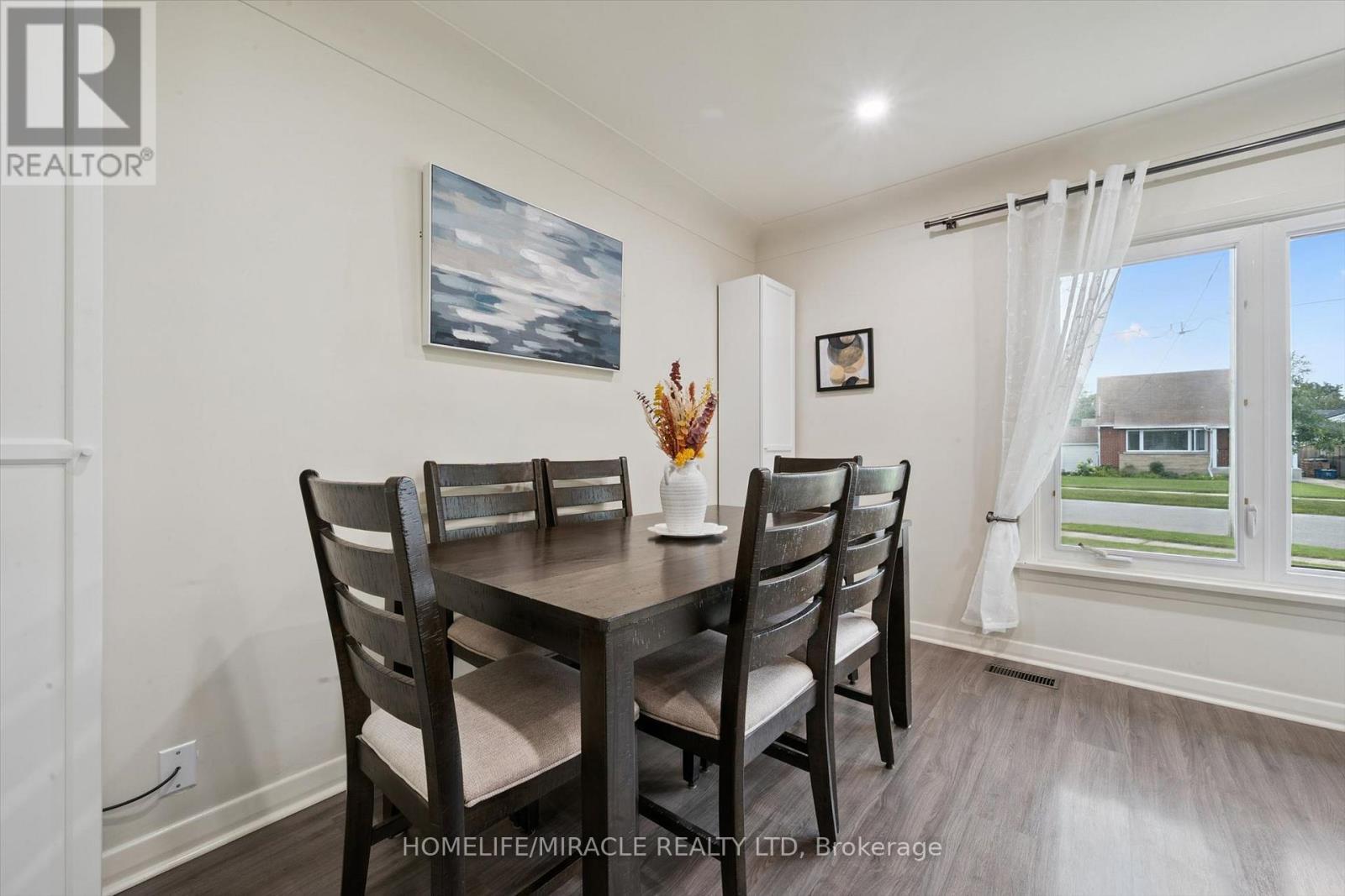 60 Edinburgh Road, Kitchener, ON - Indoor Photo Showing Dining Room