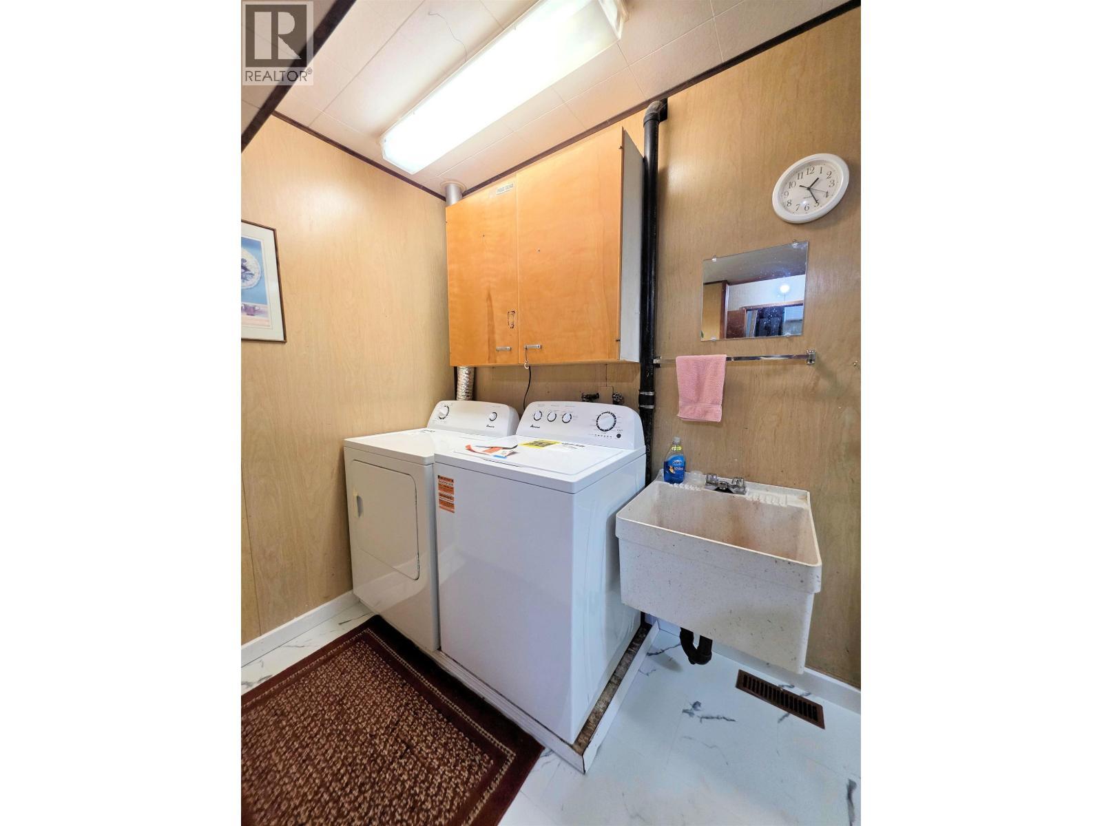 2697 Abbott Crescent, Prince George, BC - Indoor Photo Showing Laundry Room