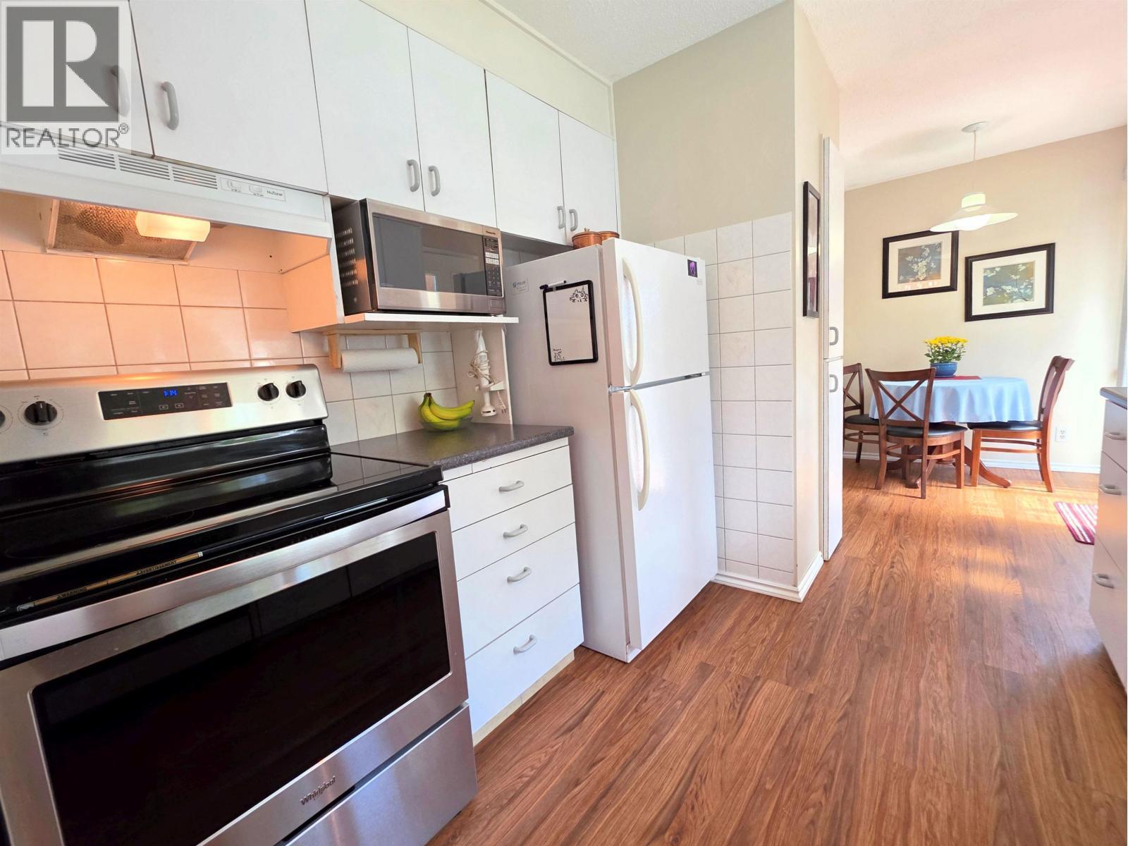 2697 Abbott Crescent, Prince George, BC - Indoor Photo Showing Kitchen