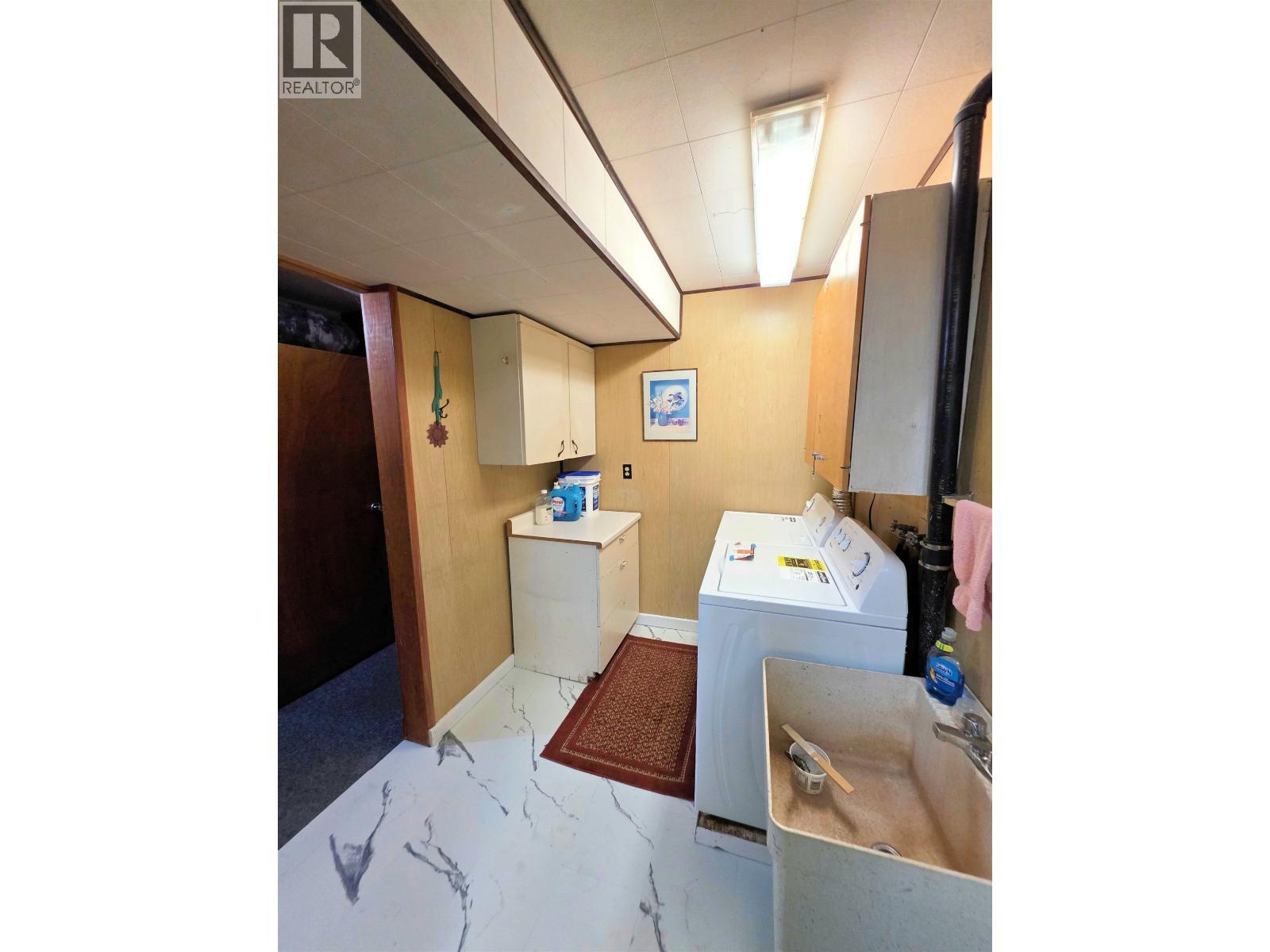 2697 Abbott Crescent, Prince George, BC - Indoor Photo Showing Laundry Room