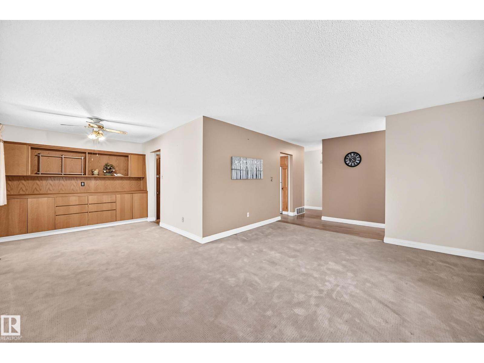 15020 88 St Nw, Edmonton, AB - Indoor Photo Showing Other Room