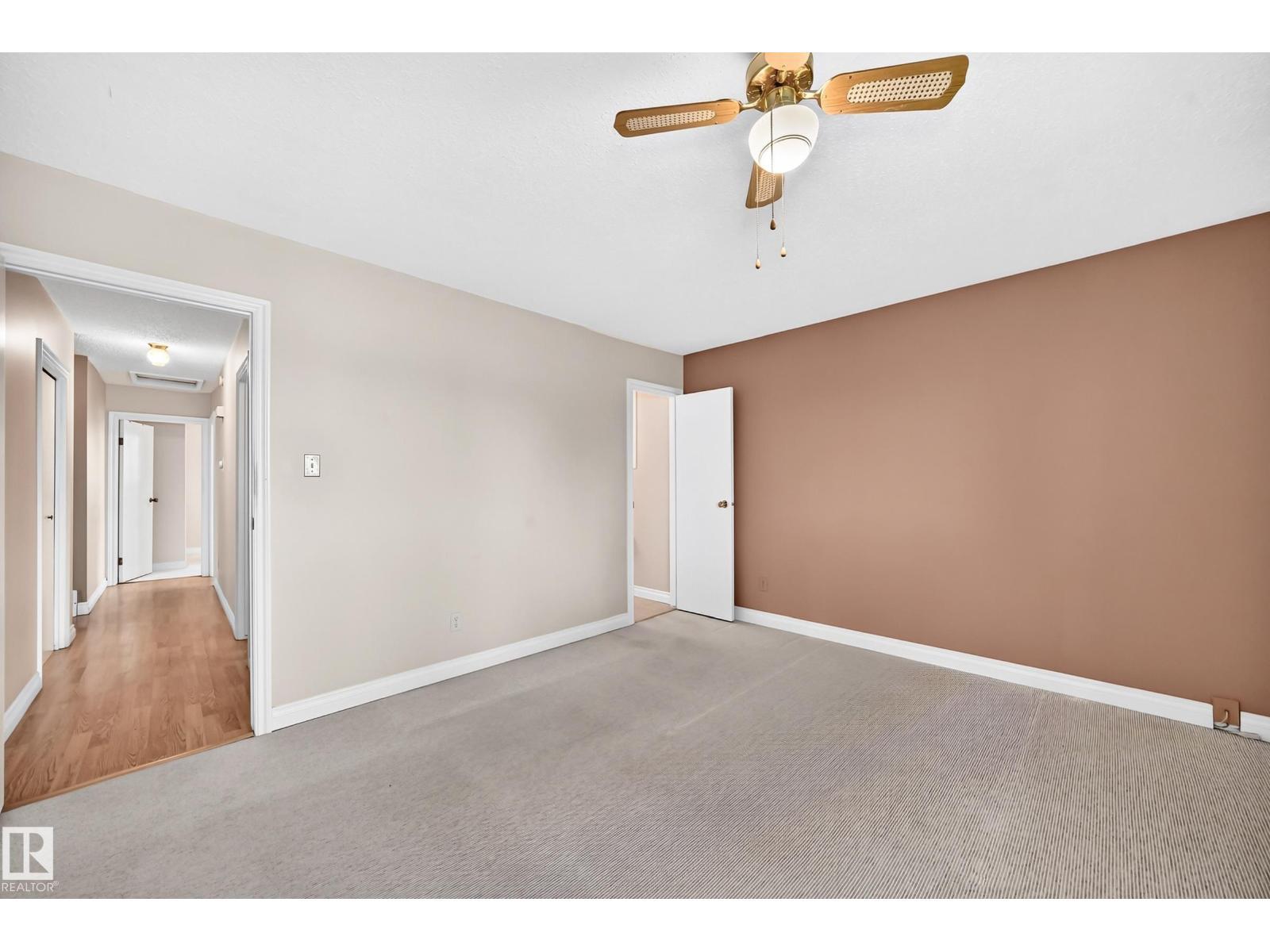 15020 88 St Nw, Edmonton, AB - Indoor Photo Showing Other Room