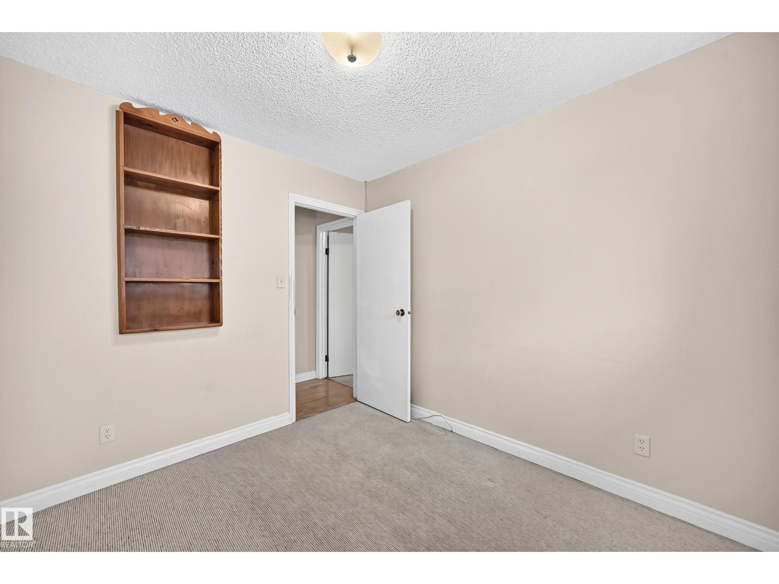 15020 88 St Nw, Edmonton, AB - Indoor Photo Showing Other Room