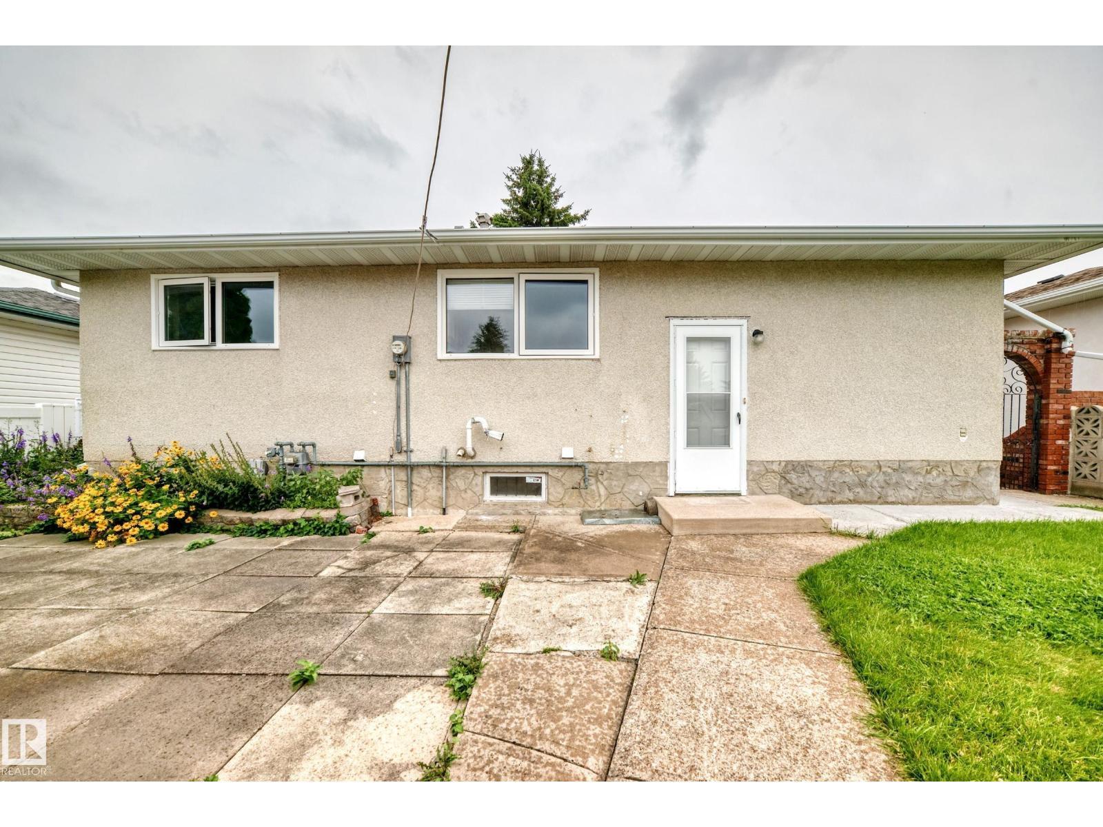 15020 88 St Nw, Edmonton, AB - Outdoor