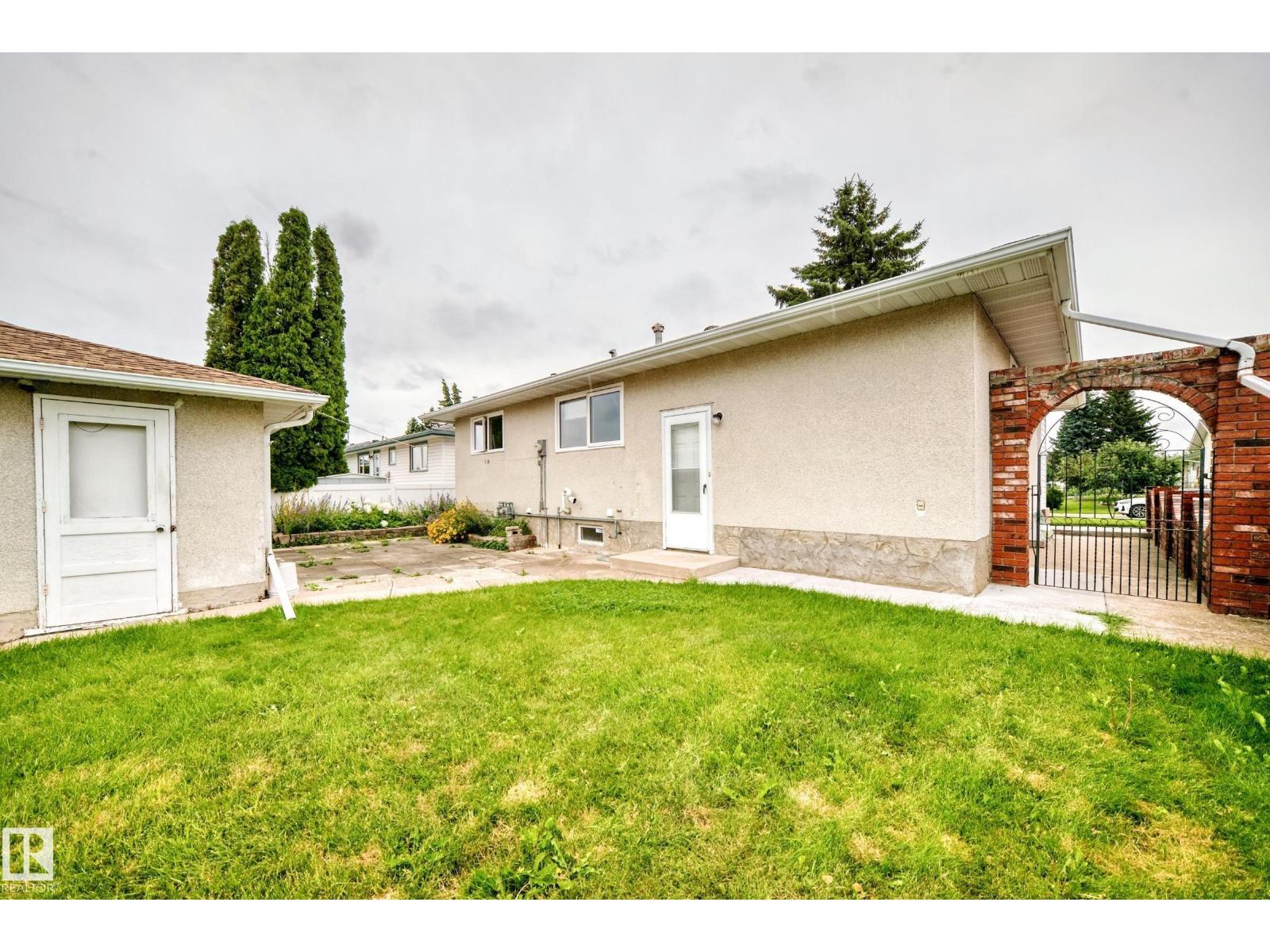 15020 88 St Nw, Edmonton, AB - Outdoor With Exterior