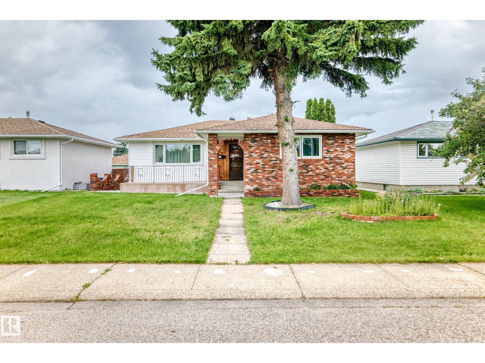 15020 88 St Nw, Edmonton, AB - Outdoor