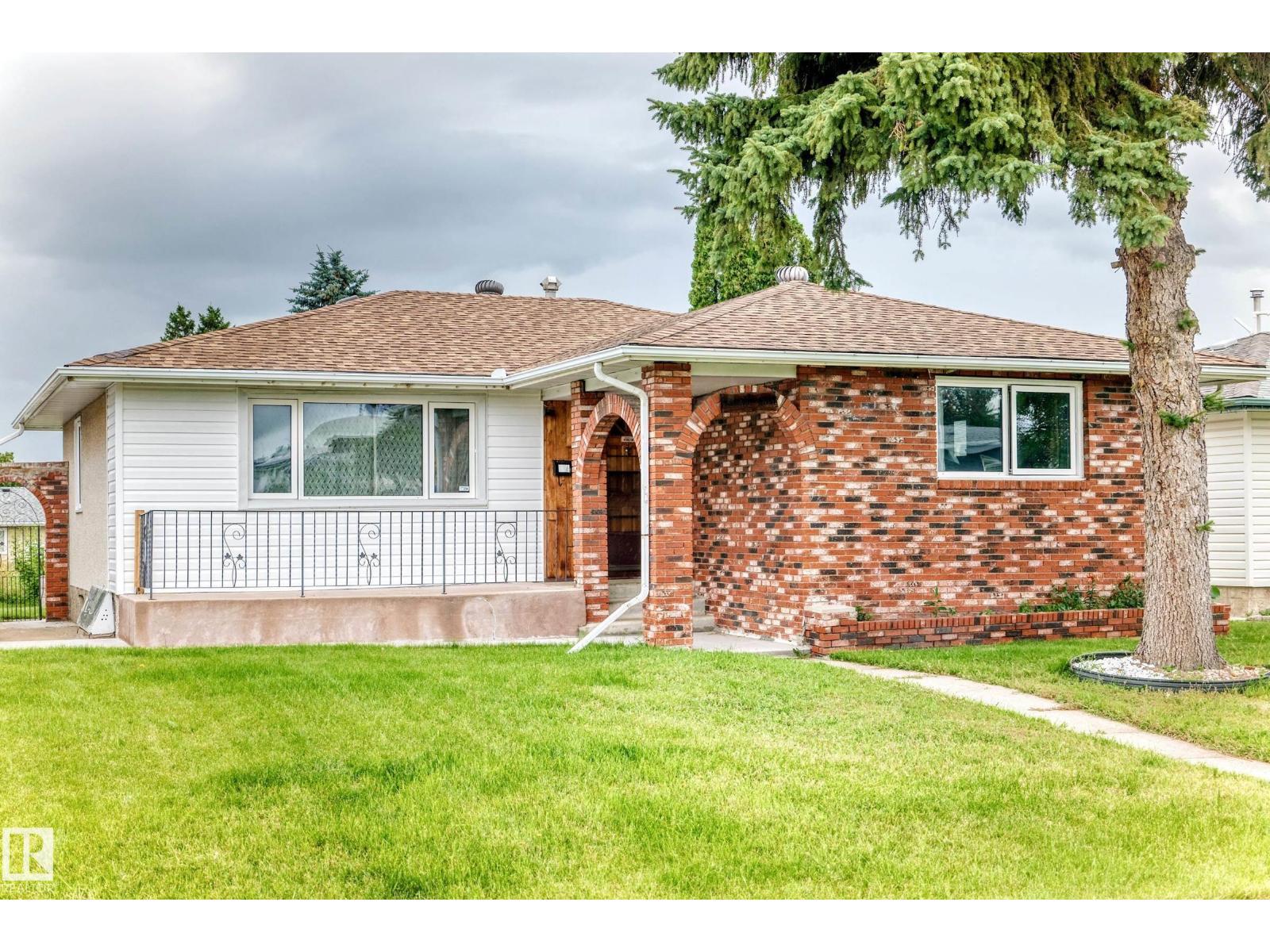 15020 88 St Nw, Edmonton, AB - Outdoor
