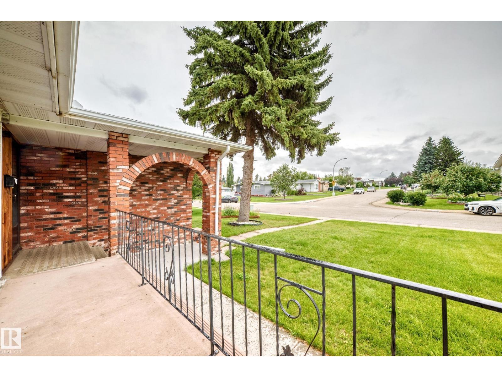 15020 88 St Nw, Edmonton, AB - Outdoor