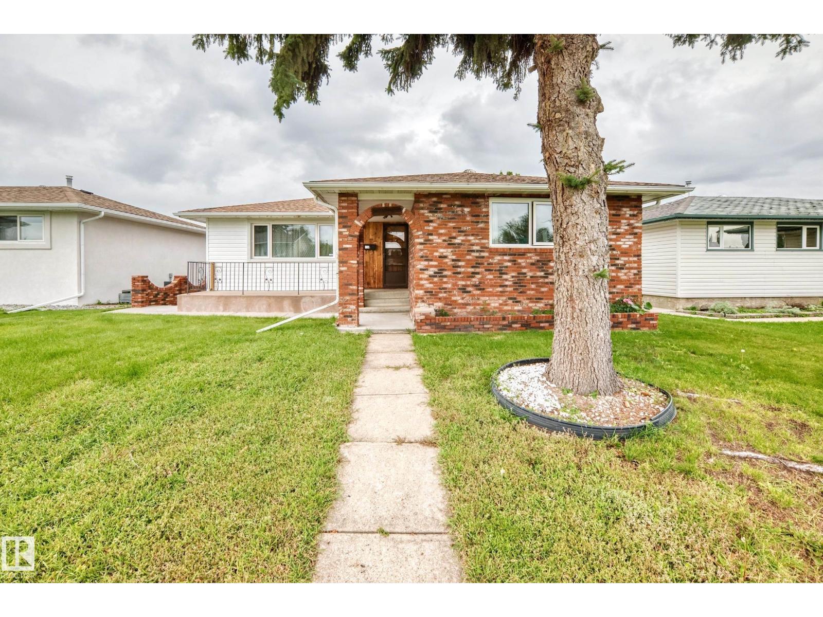 15020 88 St Nw, Edmonton, AB - Outdoor