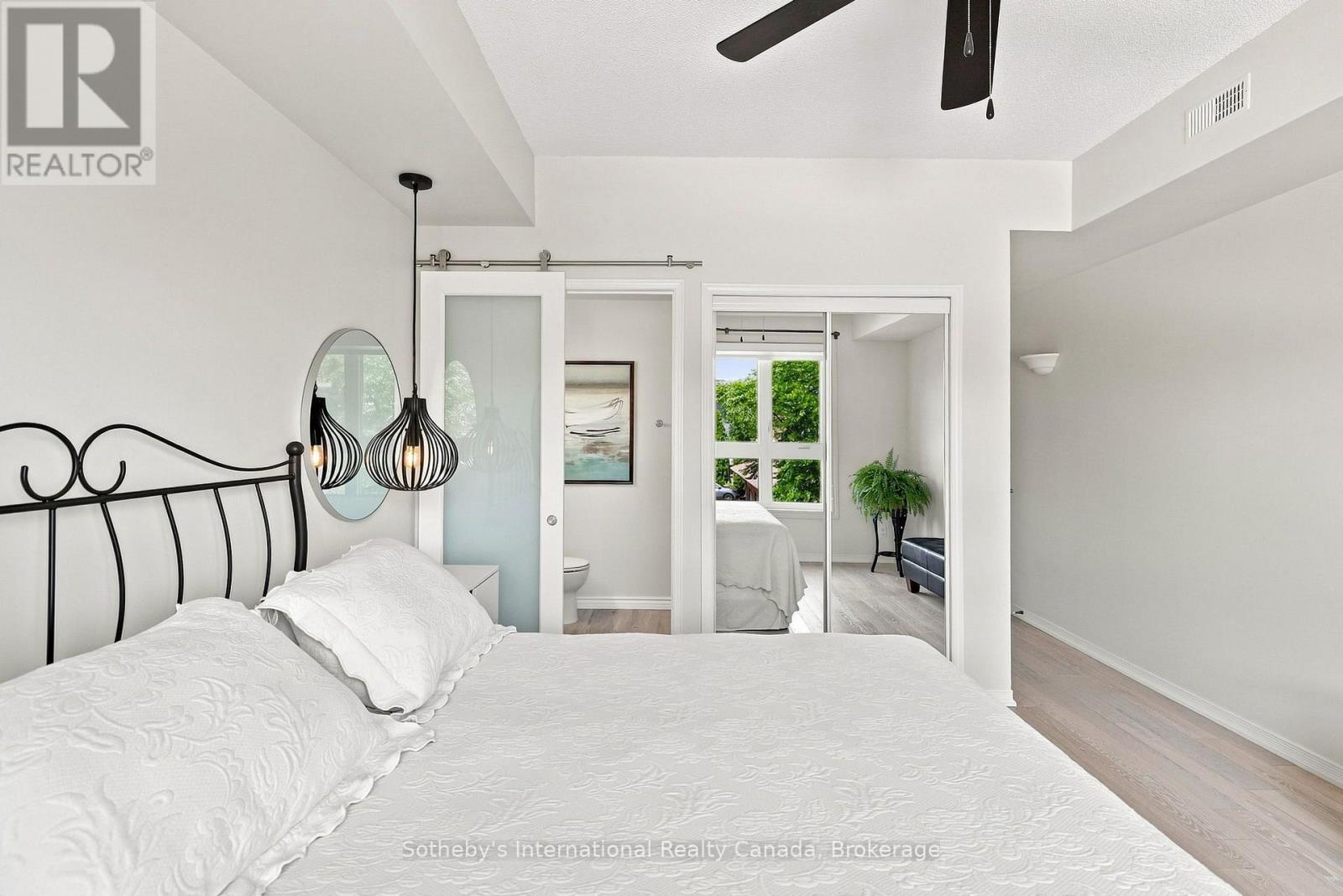 464 Mariners Way, Collingwood, ON - Indoor Photo Showing Bedroom