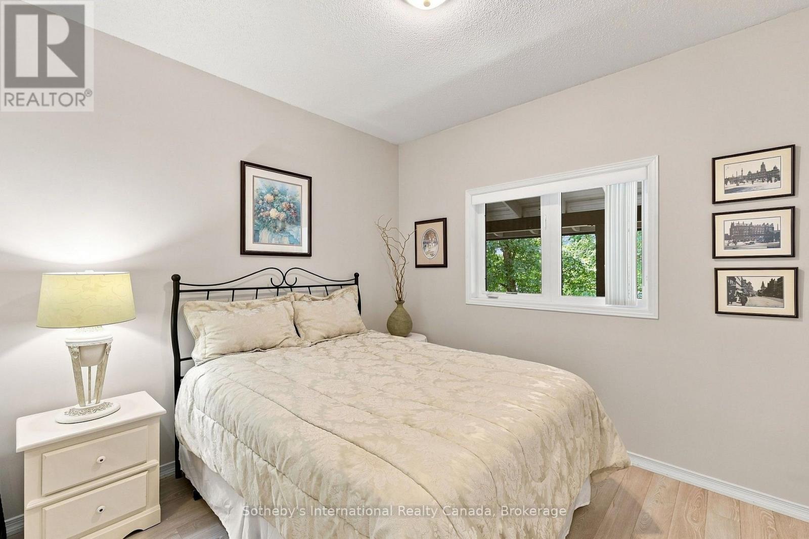 464 Mariners Way, Collingwood, ON - Indoor Photo Showing Bedroom