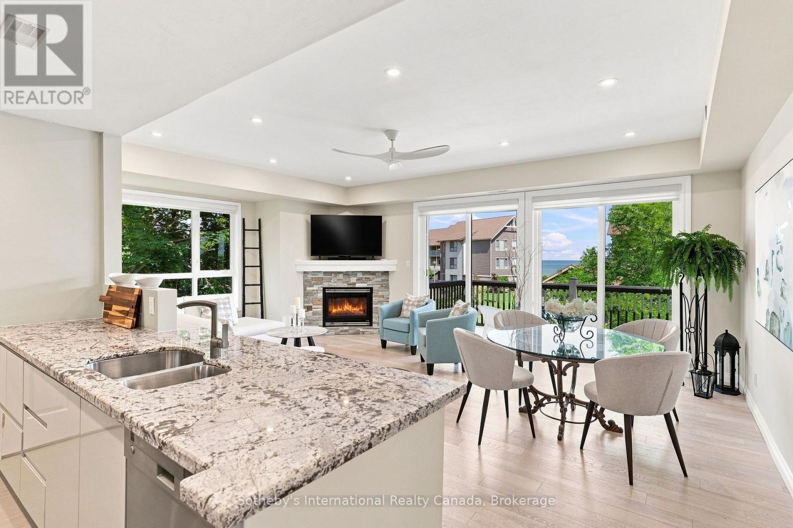 464 Mariners Way, Collingwood, ON - Indoor Photo Showing Other Room With Fireplace