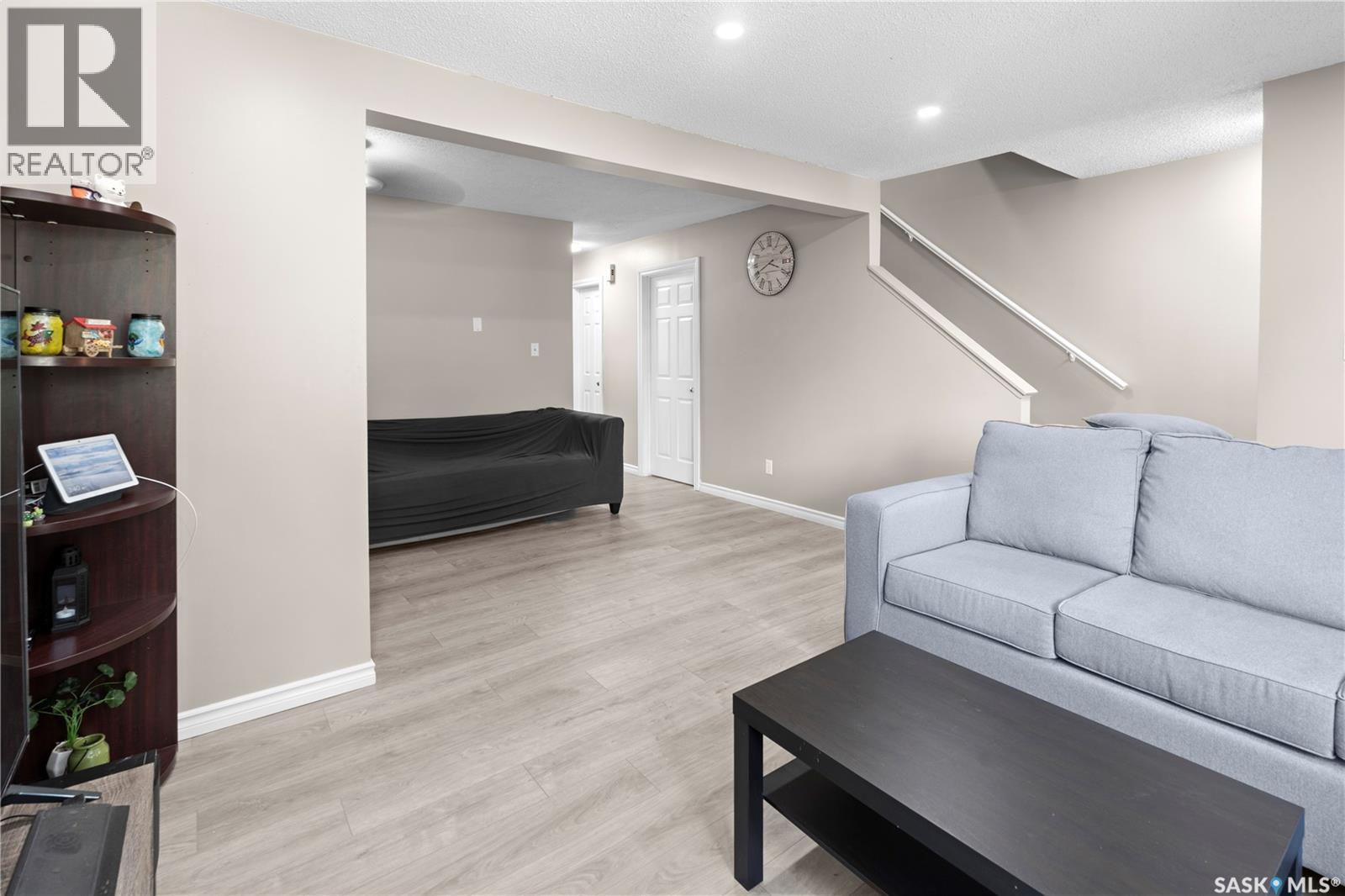 21 1128 Mckercher Drive, Saskatoon, SK - Indoor