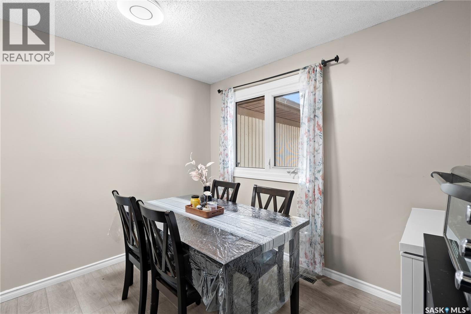 21 1128 Mckercher Drive, Saskatoon, SK - Indoor Photo Showing Dining Room