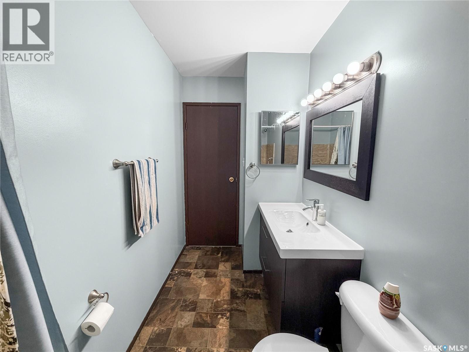 21 1128 Mckercher Drive, Saskatoon, SK - Indoor Photo Showing Bathroom