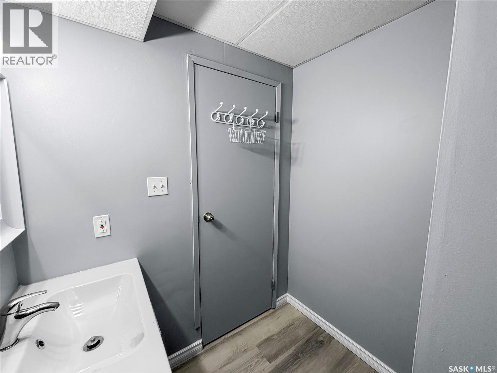 21 1128 Mckercher Drive, Saskatoon, SK - Indoor
