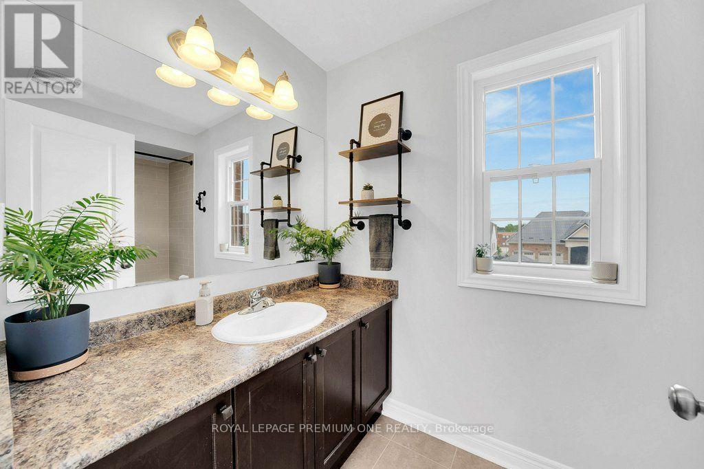 14 Atchison Drive, Caledon, ON - Indoor Photo Showing Bathroom
