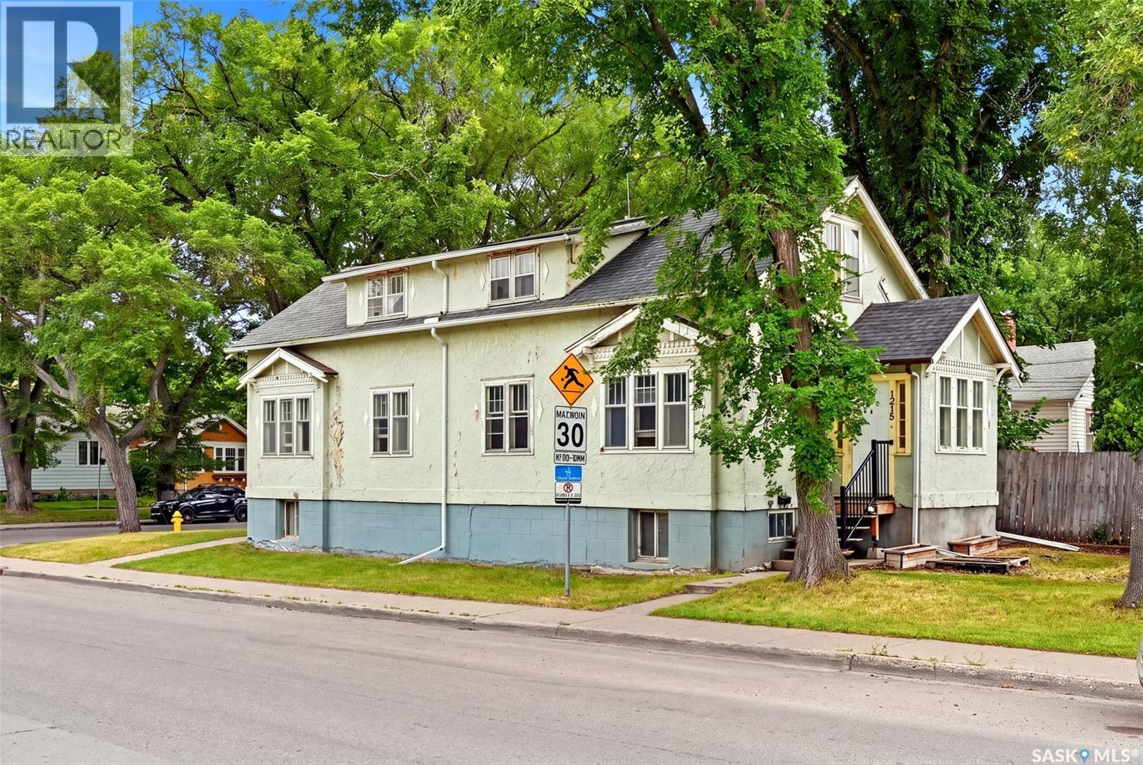 1209 14Th Avenue, Regina, SK - Outdoor