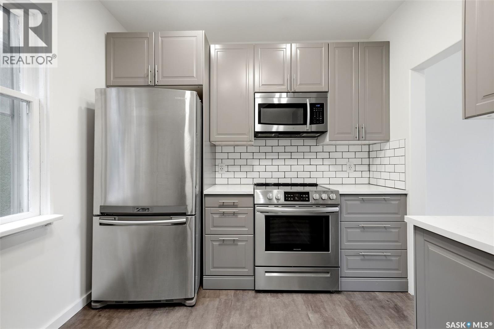 1209 14Th Avenue, Regina, SK - Indoor Photo Showing Kitchen