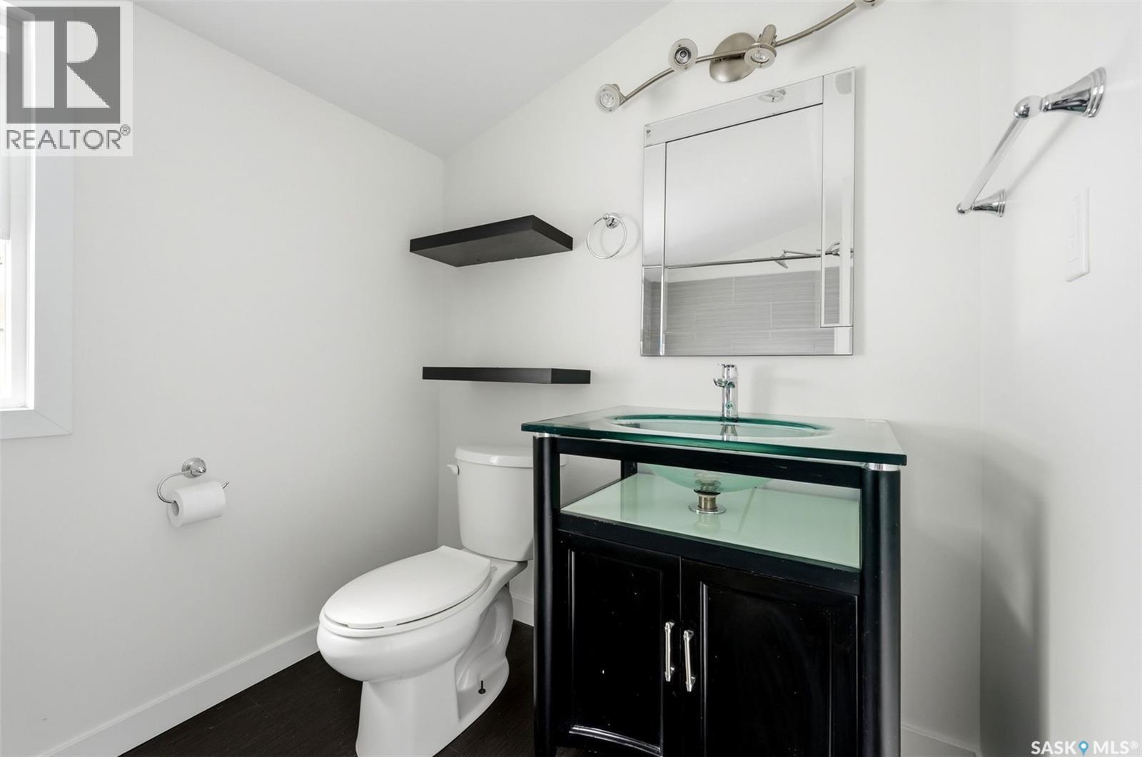 1209 14Th Avenue, Regina, SK - Indoor Photo Showing Bathroom