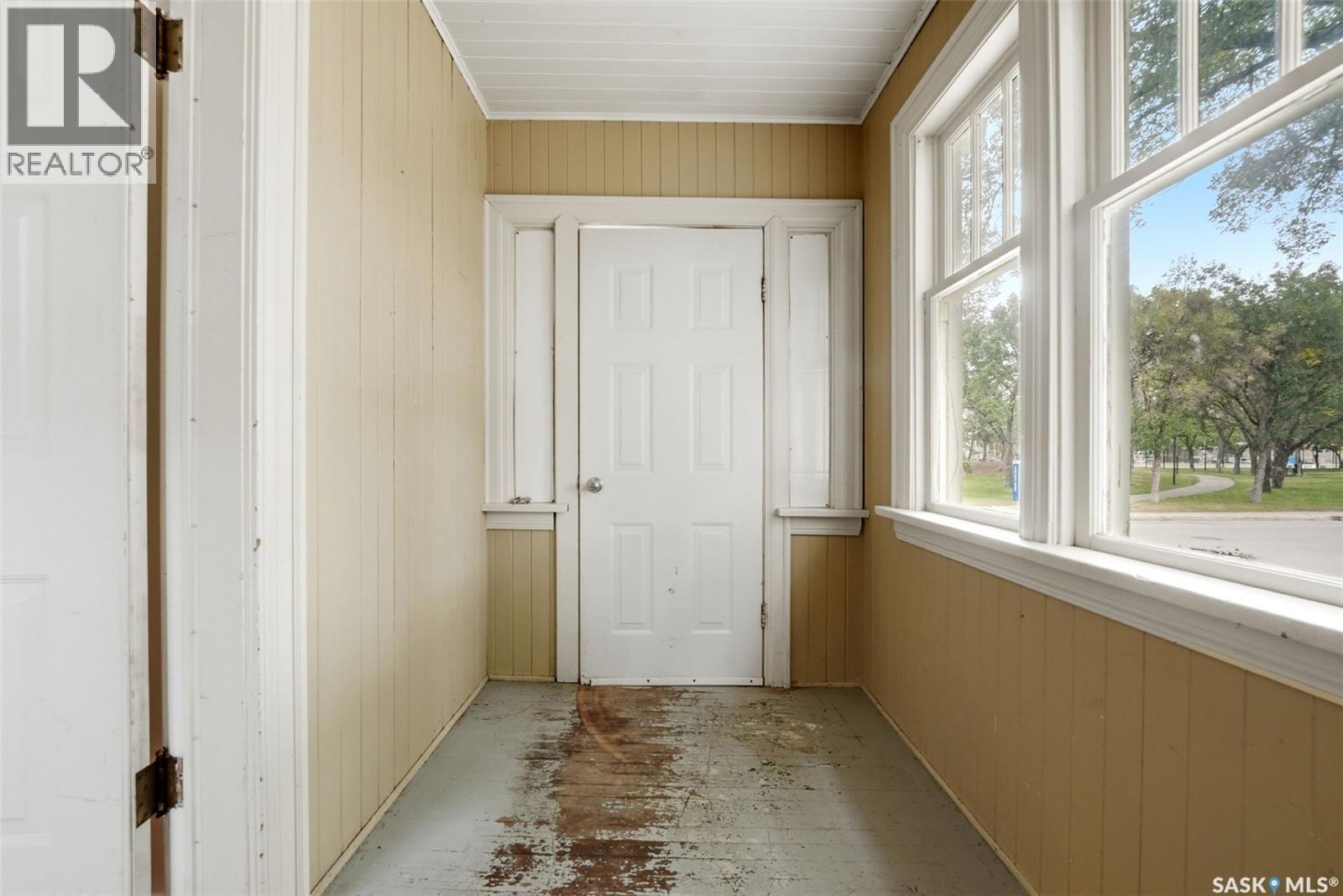 1209 14Th Avenue, Regina, SK - Indoor Photo Showing Other Room