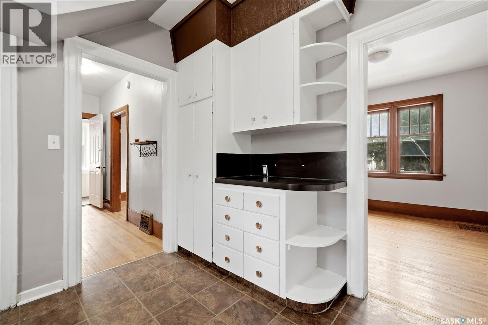 1209 14Th Avenue, Regina, SK - Indoor Photo Showing Other Room