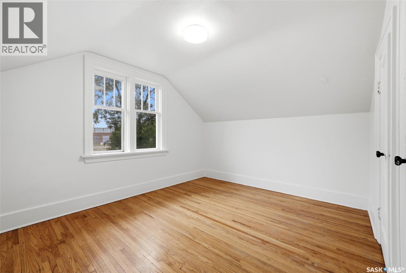 1209 14Th Avenue, Regina, SK - Indoor Photo Showing Other Room