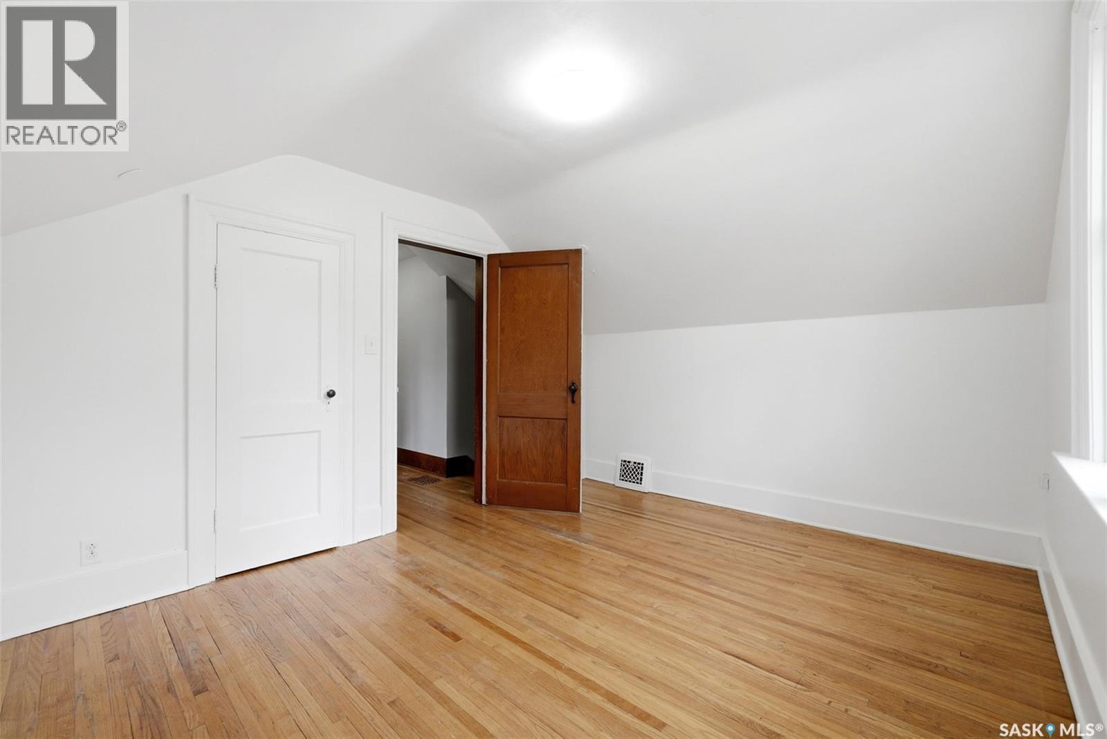 1209 14Th Avenue, Regina, SK - Indoor Photo Showing Other Room