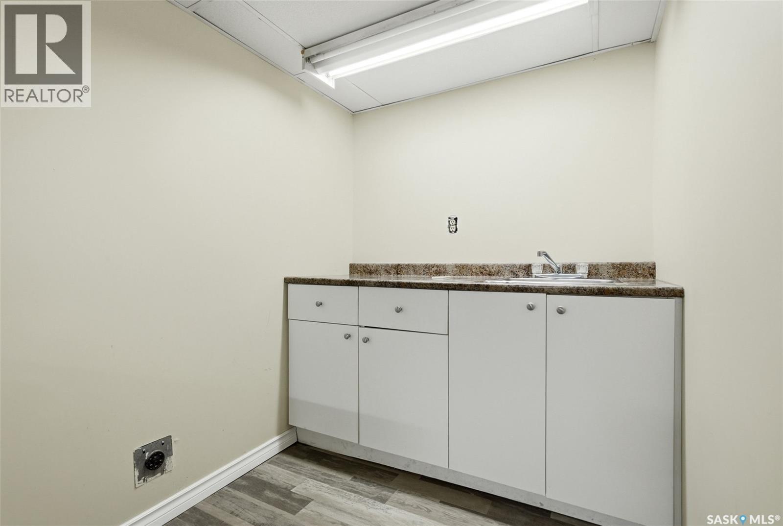 1209 14Th Avenue, Regina, SK - Indoor Photo Showing Other Room