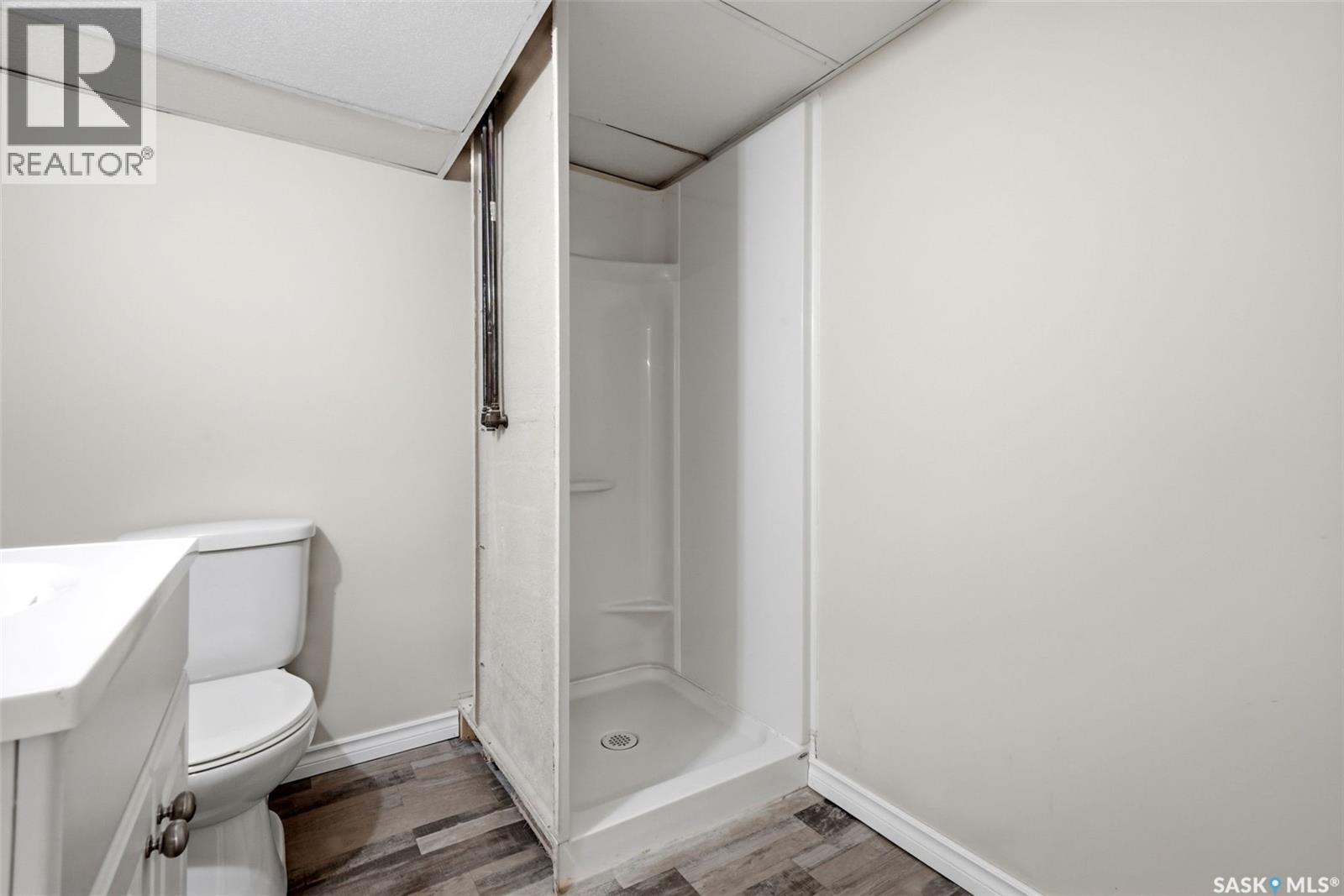 1209 14Th Avenue, Regina, SK - Indoor Photo Showing Bathroom