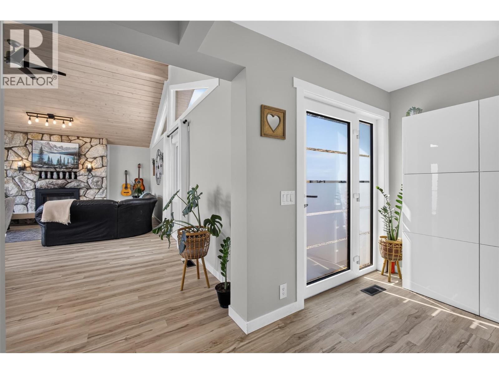 Front entrance - 3491 Fenton Road, West Kelowna, BC - Indoor Photo Showing Dining Room