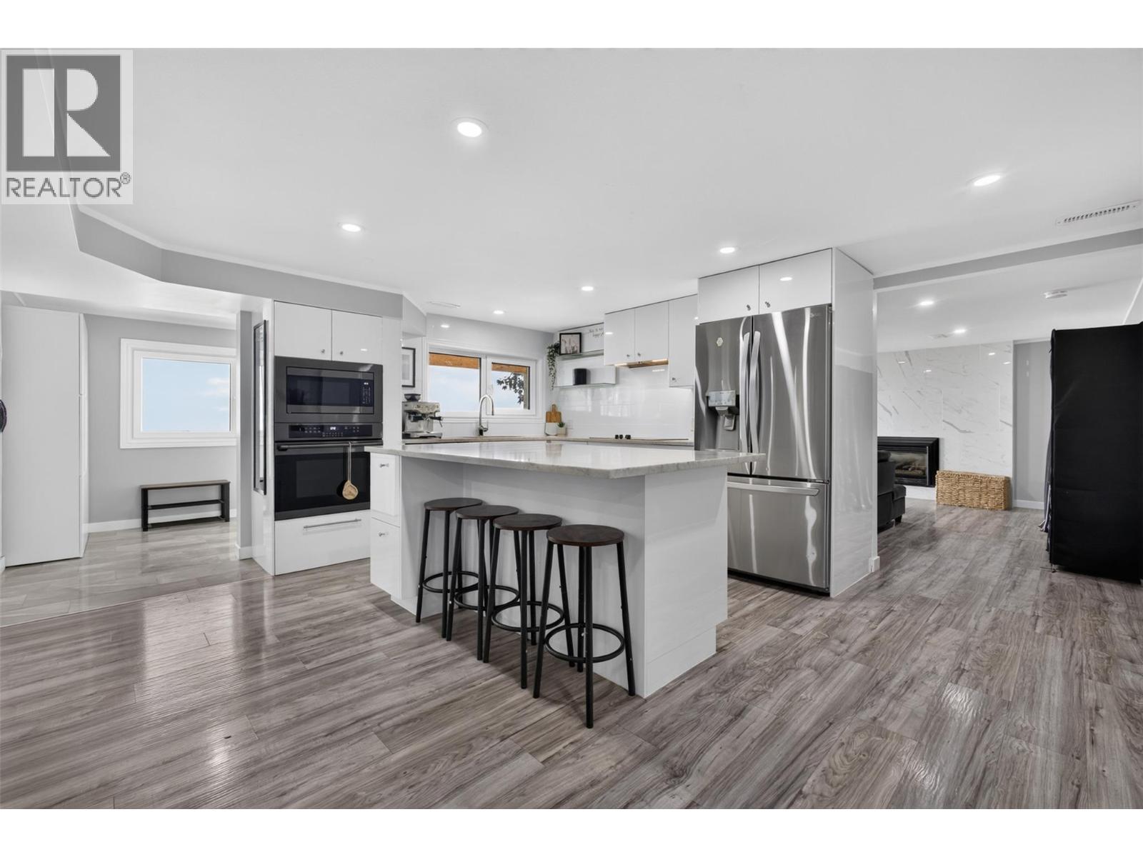 In-law suite kitchen - 3491 Fenton Road, West Kelowna, BC - Indoor