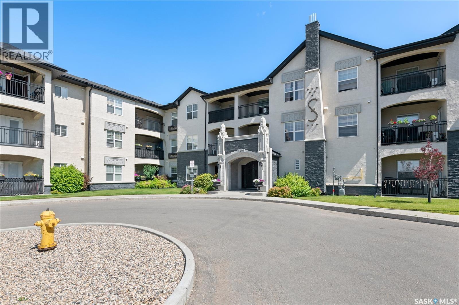 117 1640 Dakota Drive, Regina, SK - Outdoor With Facade