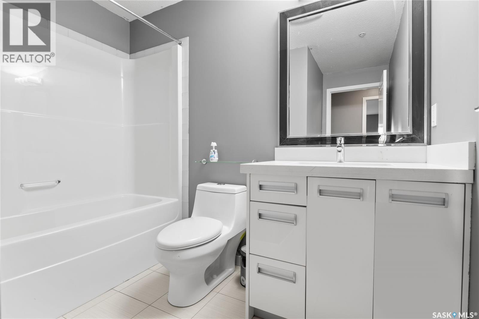 117 1640 Dakota Drive, Regina, SK - Indoor Photo Showing Bathroom