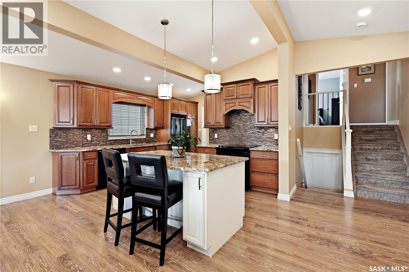 1710 Cameron Avenue, Saskatoon, SK - Indoor Photo Showing Kitchen With Upgraded Kitchen