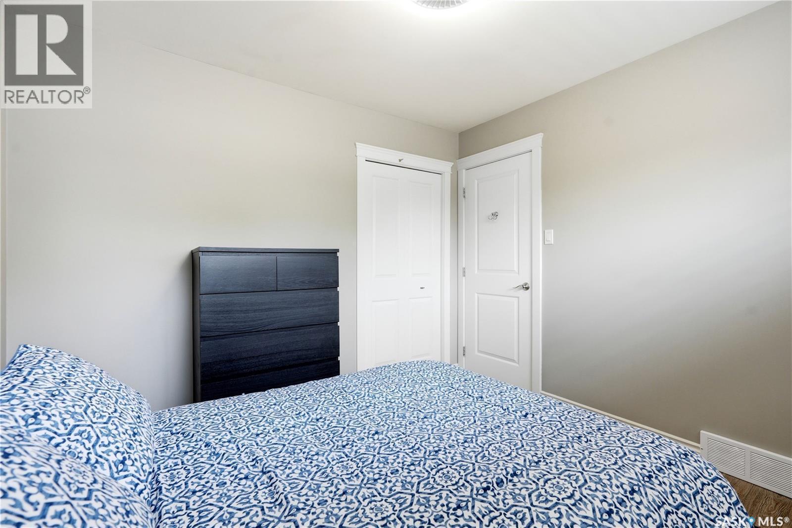 1710 Cameron Avenue, Saskatoon, SK - Indoor Photo Showing Bedroom