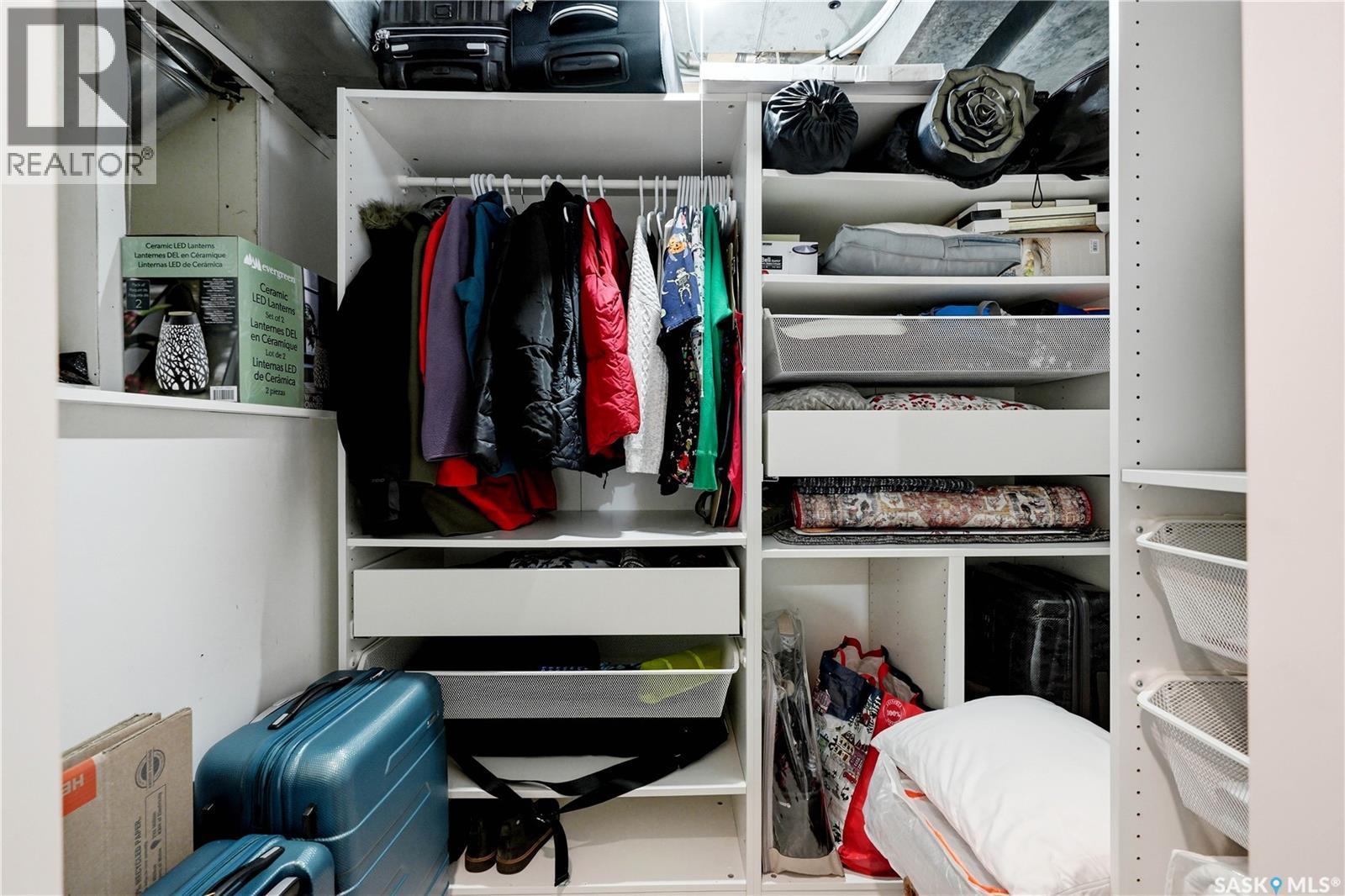 1710 Cameron Avenue, Saskatoon, SK - Indoor With Storage