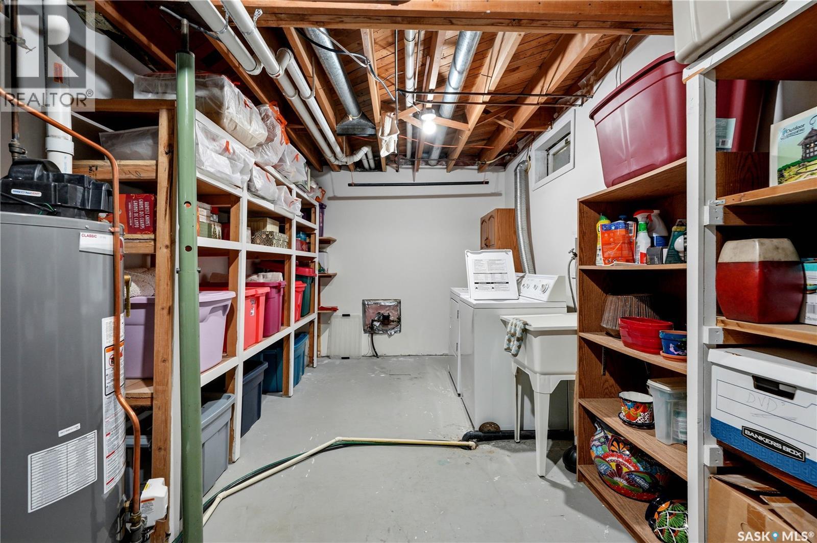 1710 Cameron Avenue, Saskatoon, SK - Indoor