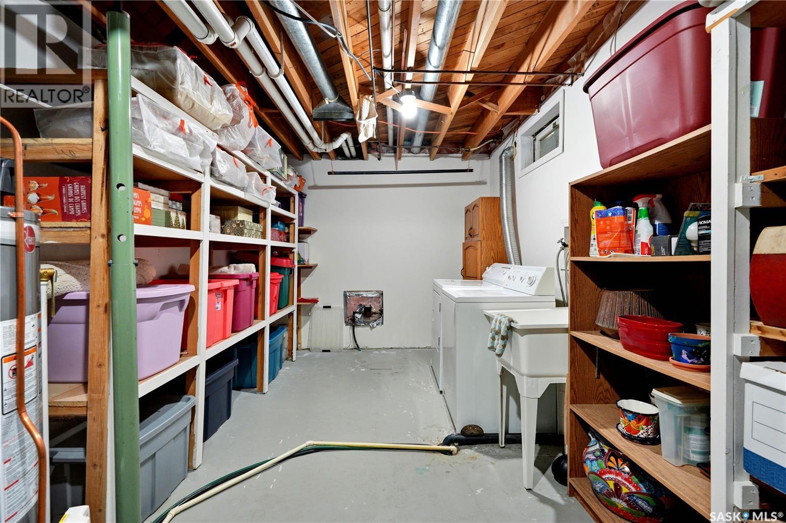 1710 Cameron Avenue, Saskatoon, SK - Indoor