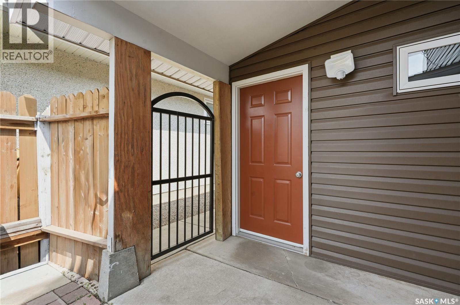 1710 Cameron Avenue, Saskatoon, SK - Outdoor With Exterior