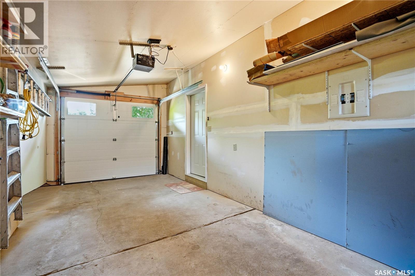 1710 Cameron Avenue, Saskatoon, SK - Indoor Photo Showing Garage