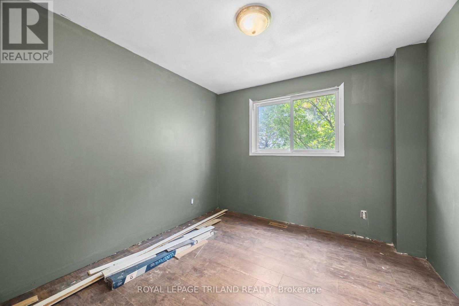 10207 Ivan Drive, Middlesex Centre, ON - Indoor Photo Showing Other Room